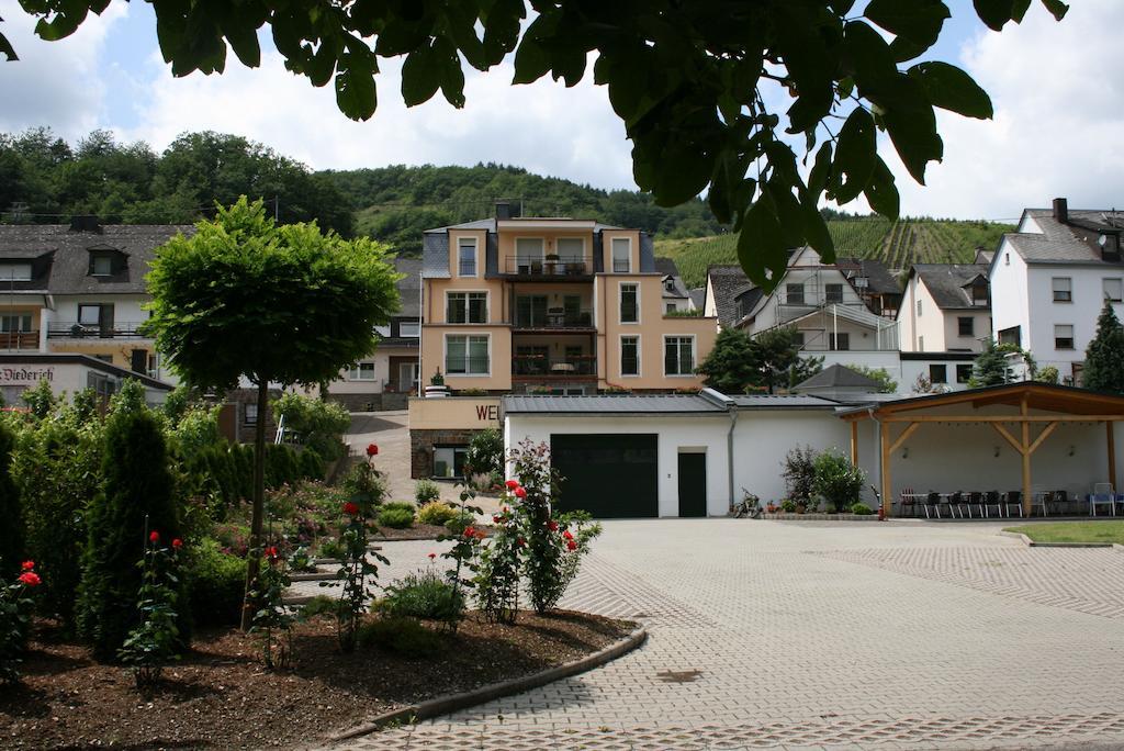 Отель Weingut Goeres Бридель Экстерьер фото